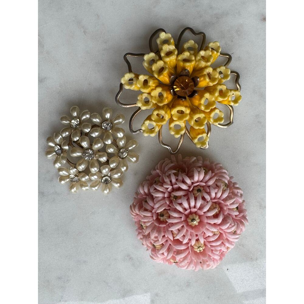 Vintage MCM Brooch Bundle White Pink Yellow, one Hong Kong. Flower Jewelry!